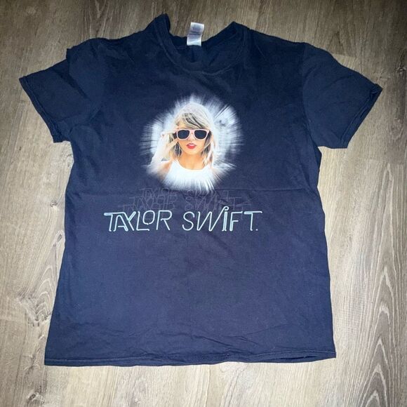 Vintage Taylor Swift 1989 world tour concert T-shirt size medium - Picture 1 of 5